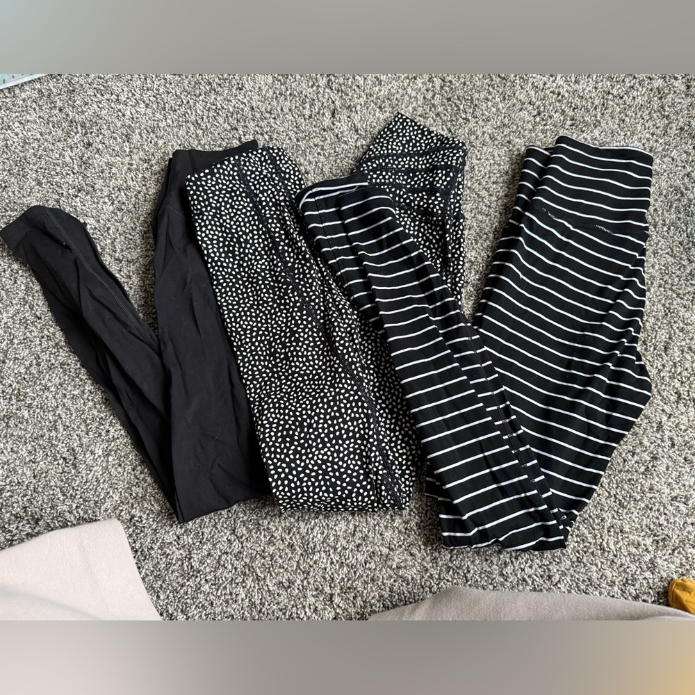 Set of Black and White Leggings